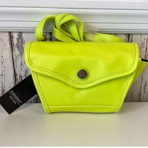 NWT NEW MONDANI NEW YORK XHILARATION BRIGHT YELLOW SHOULDER/BELT BAG PURSE